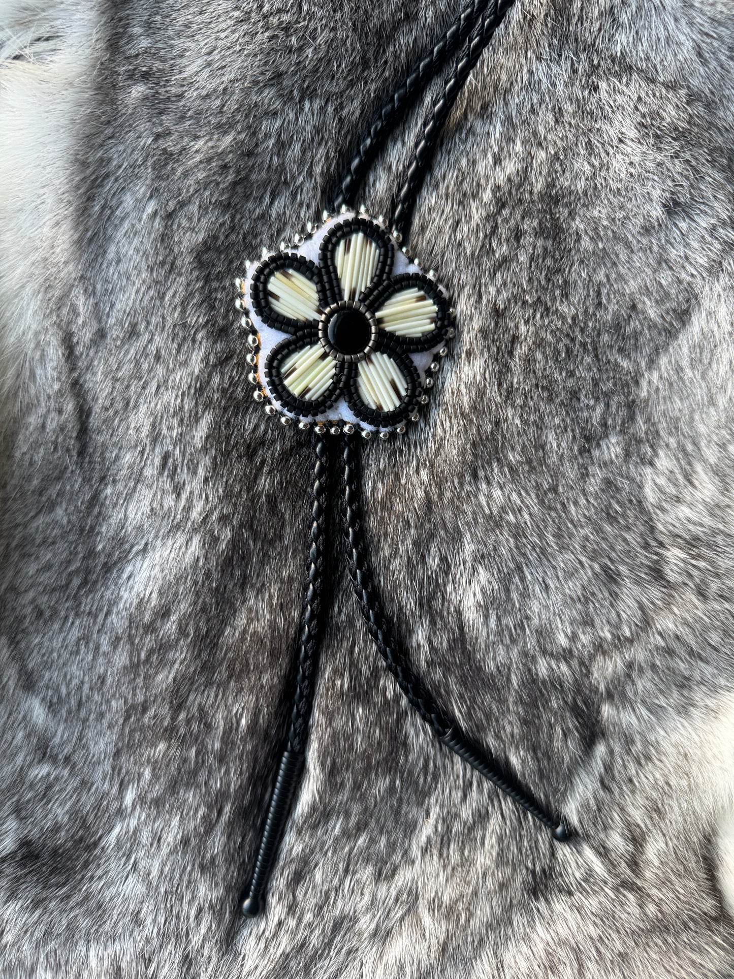 Flower bolo tie - black