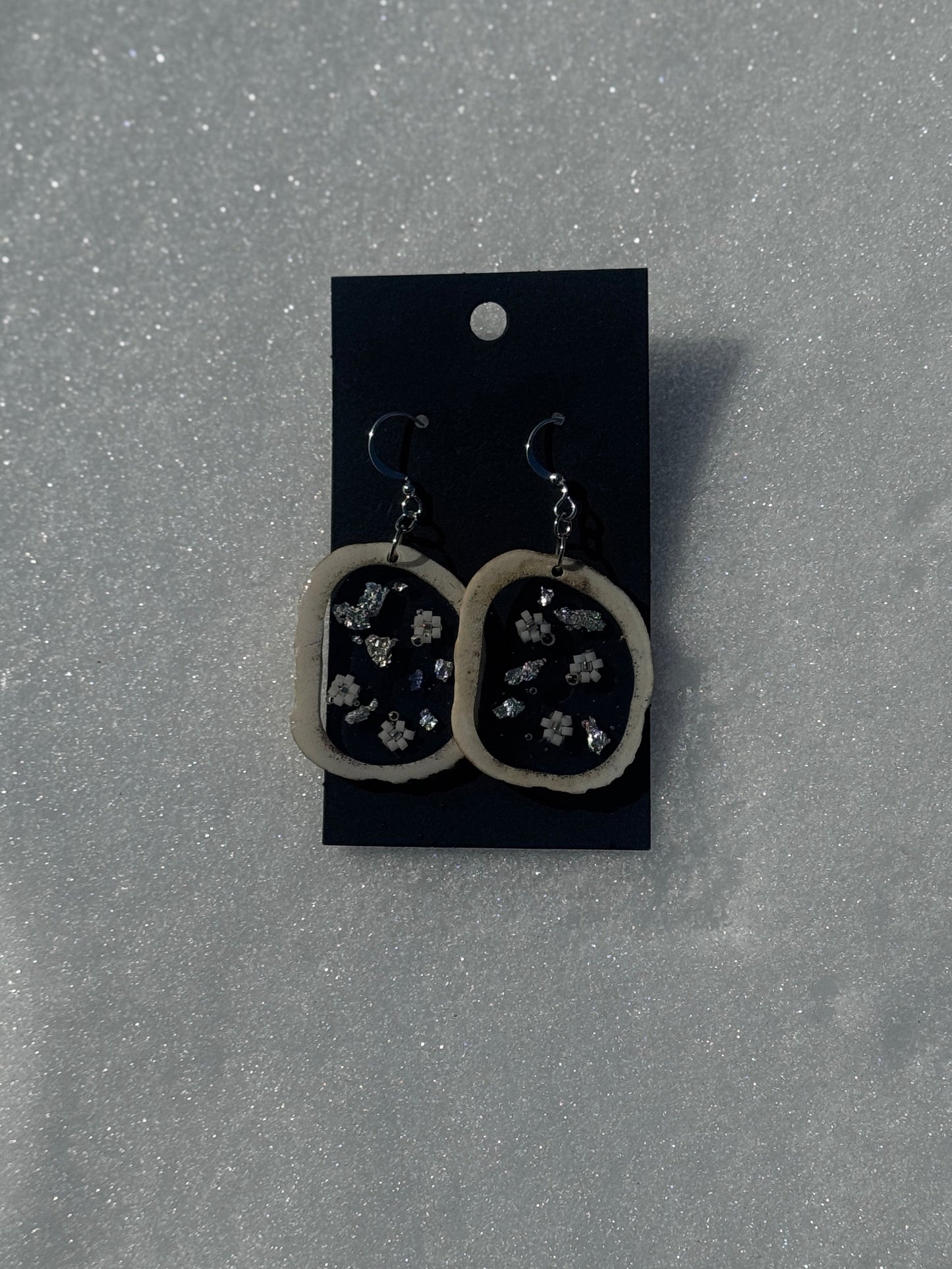 Elk antler hollow  - beaded daisy
