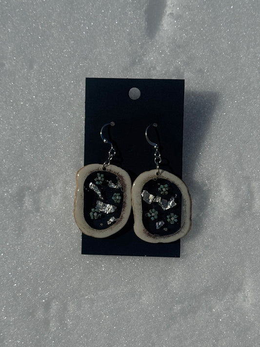 Elk antler hollow - daisy beads Picasso