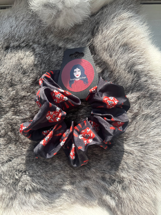 Red Hand w floral scrunchie
